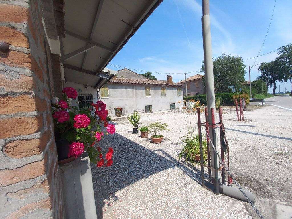 Casa indipendente via bova58, Ferrara