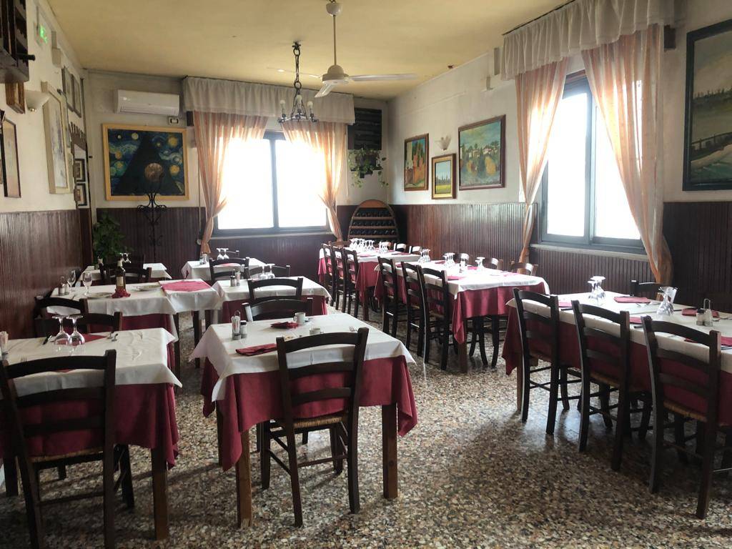Attività  commerciale via edmondo de amicis, San Giuliano Terme