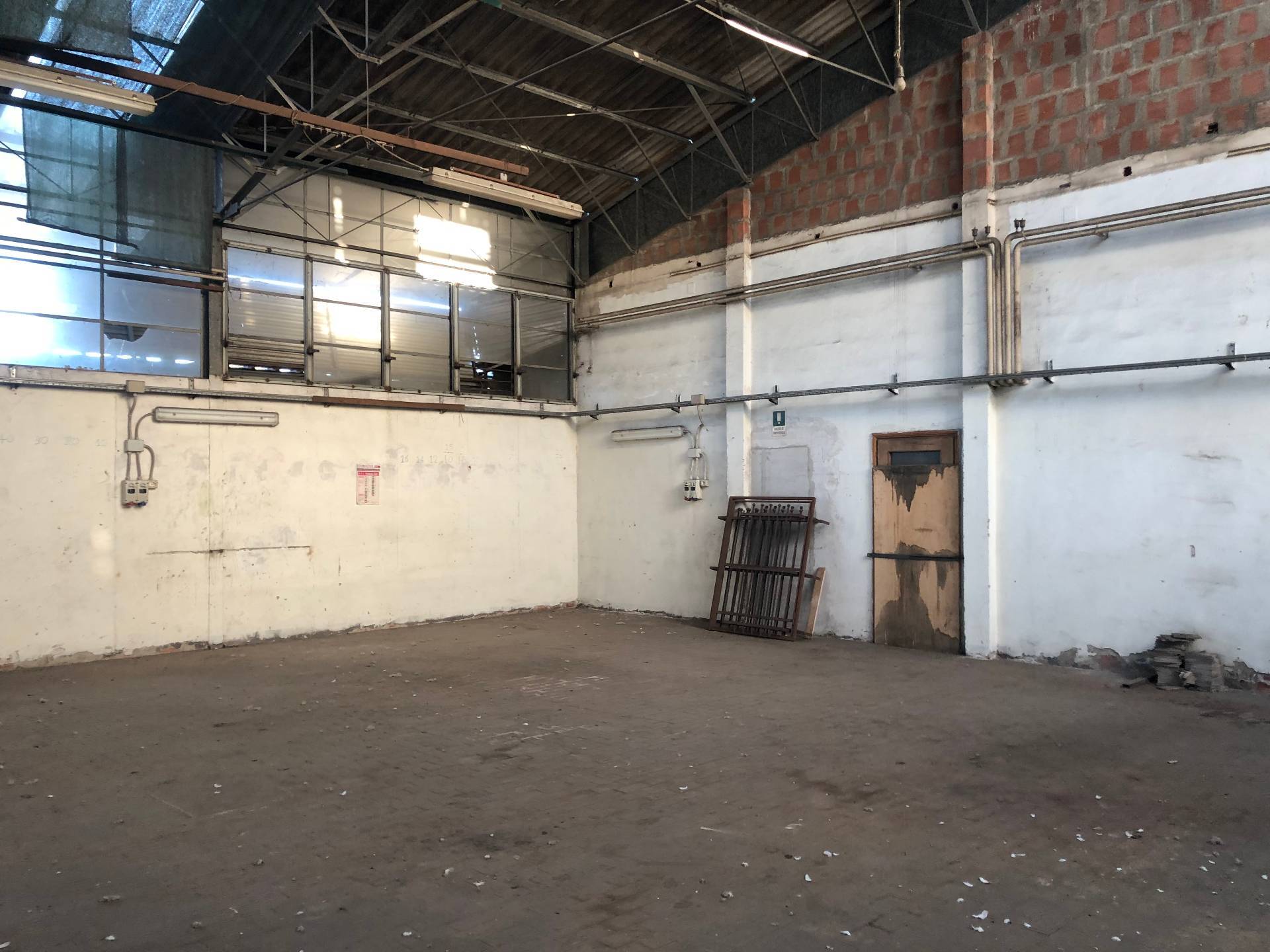 Attività  commerciale via lenin-, San Giuliano Terme