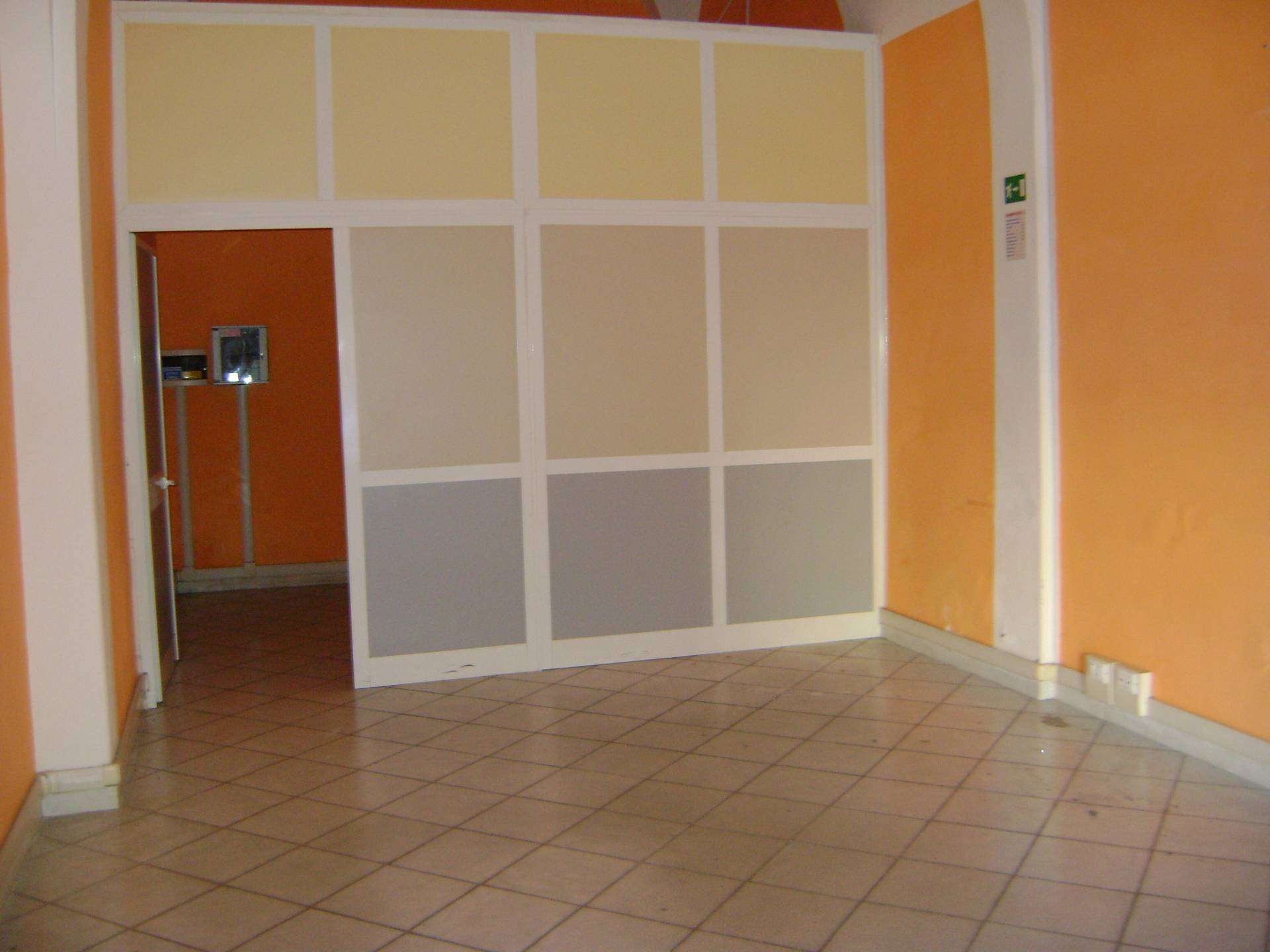 Attività  commerciale Piazza Elia Benamozegh, Livorno