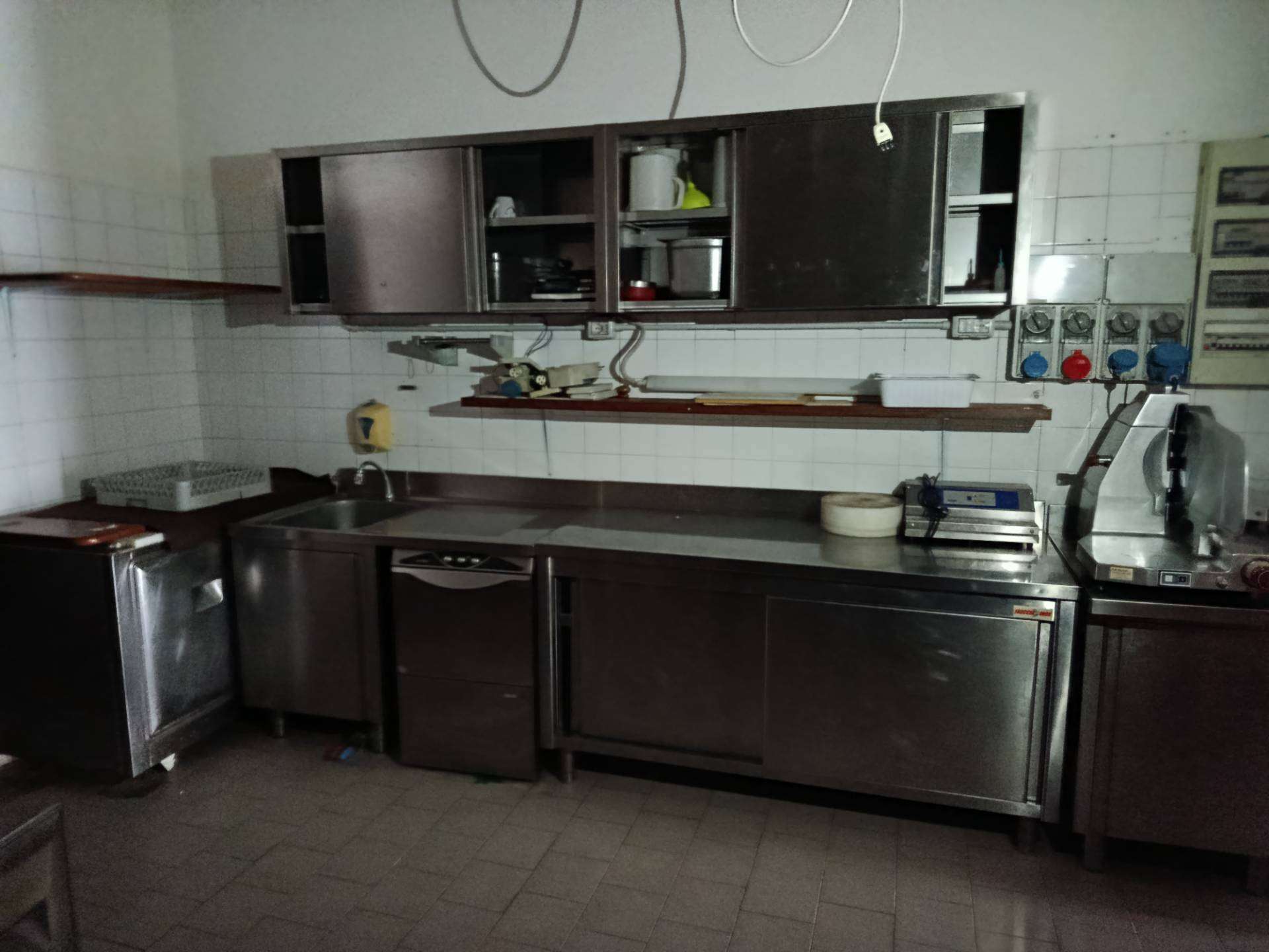 Attività  commerciale via fratelli rosselli50, Altopascio