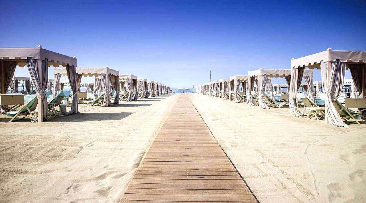 Attività  commerciale Viale Versilia,  33, Pietrasanta