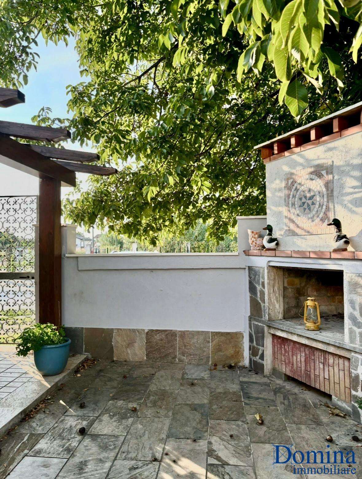 appartamento in vendita a Massa in zona Marina di Massa