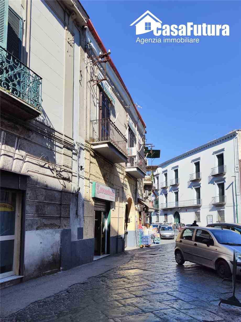 Attività  commerciale, Napoli