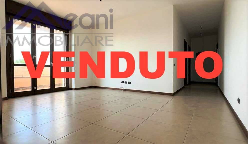 loading=