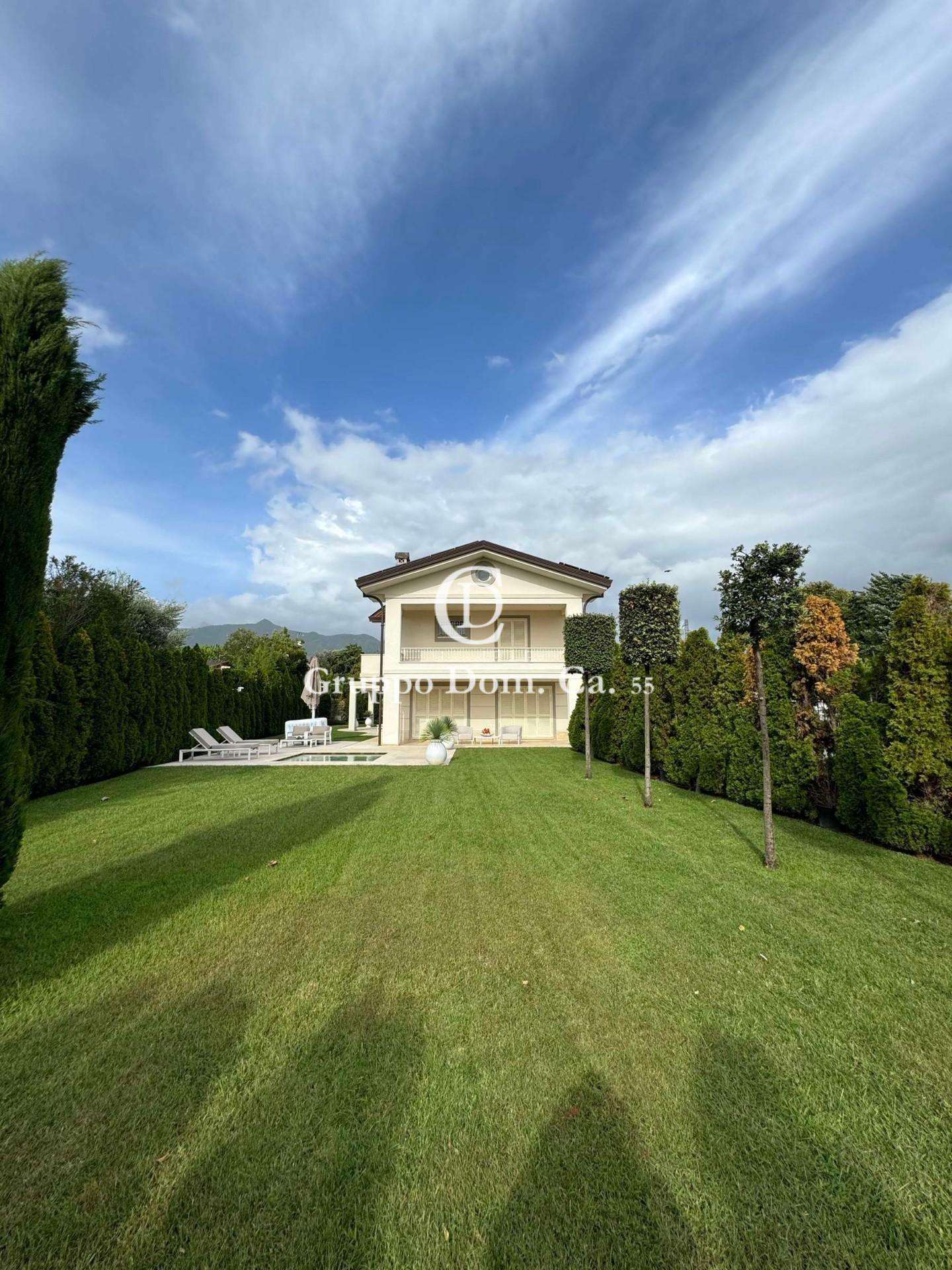 Villa Via Salvador Allende,, Forte dei Marmi