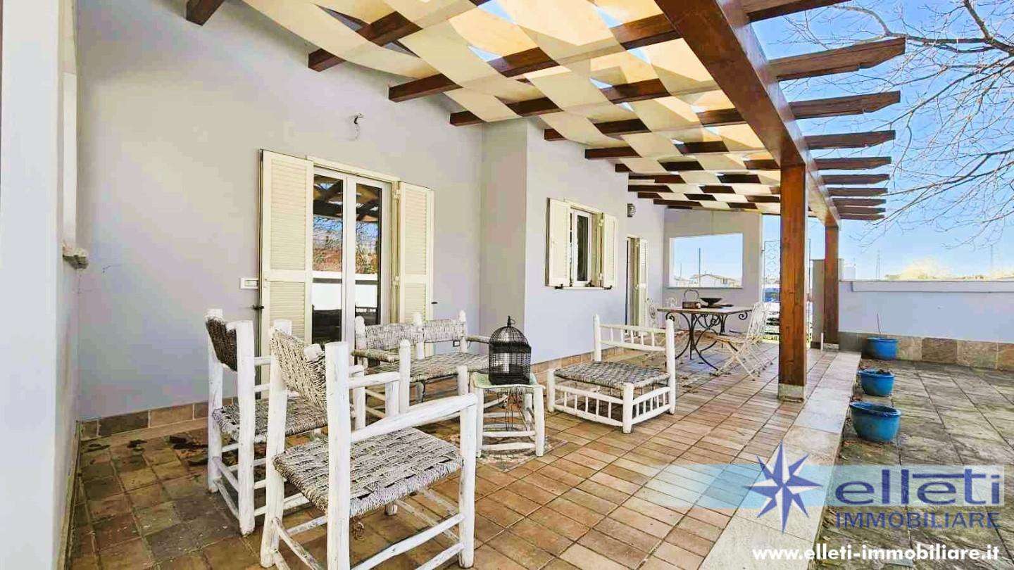 casa indipendente in vendita a Massa in zona Marina di Massa