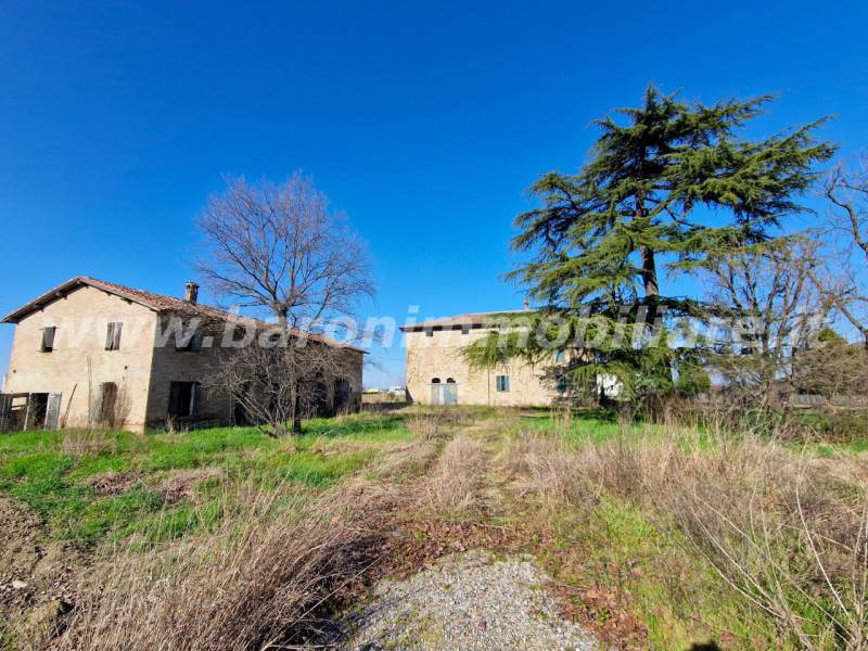 casale in vendita a Savignano sul Panaro in zona Magazzeno