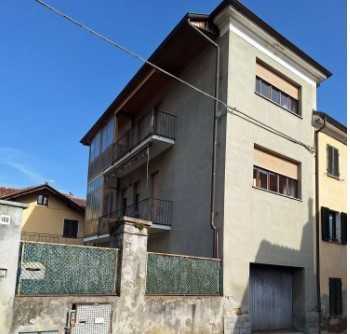 Porzione di casa Via Santuario d'Oropa, Biella