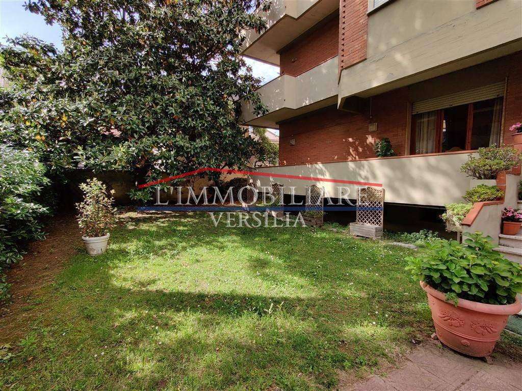 Appartamento Piazza Giovanni Pellerano, , 5100 Marina di Massa MS, Italia, Massa