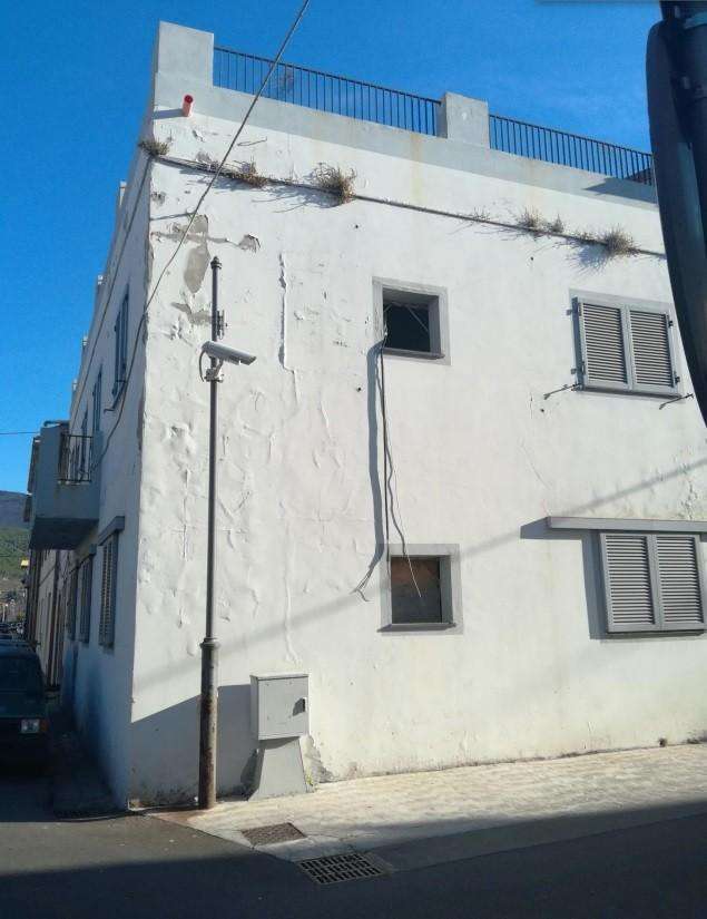  loading=