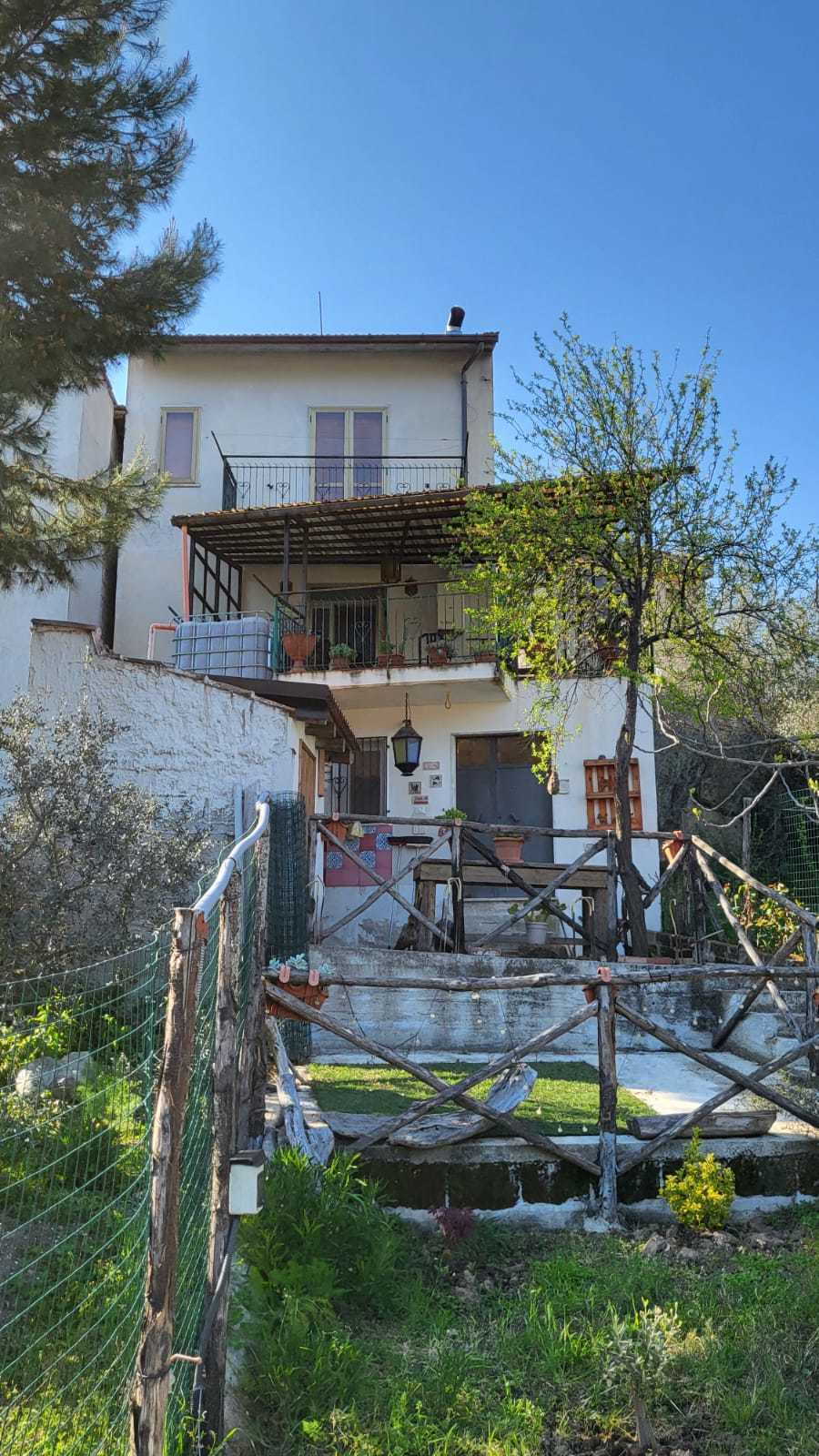 Porzione di casa via dogali, San Gregorio Magno