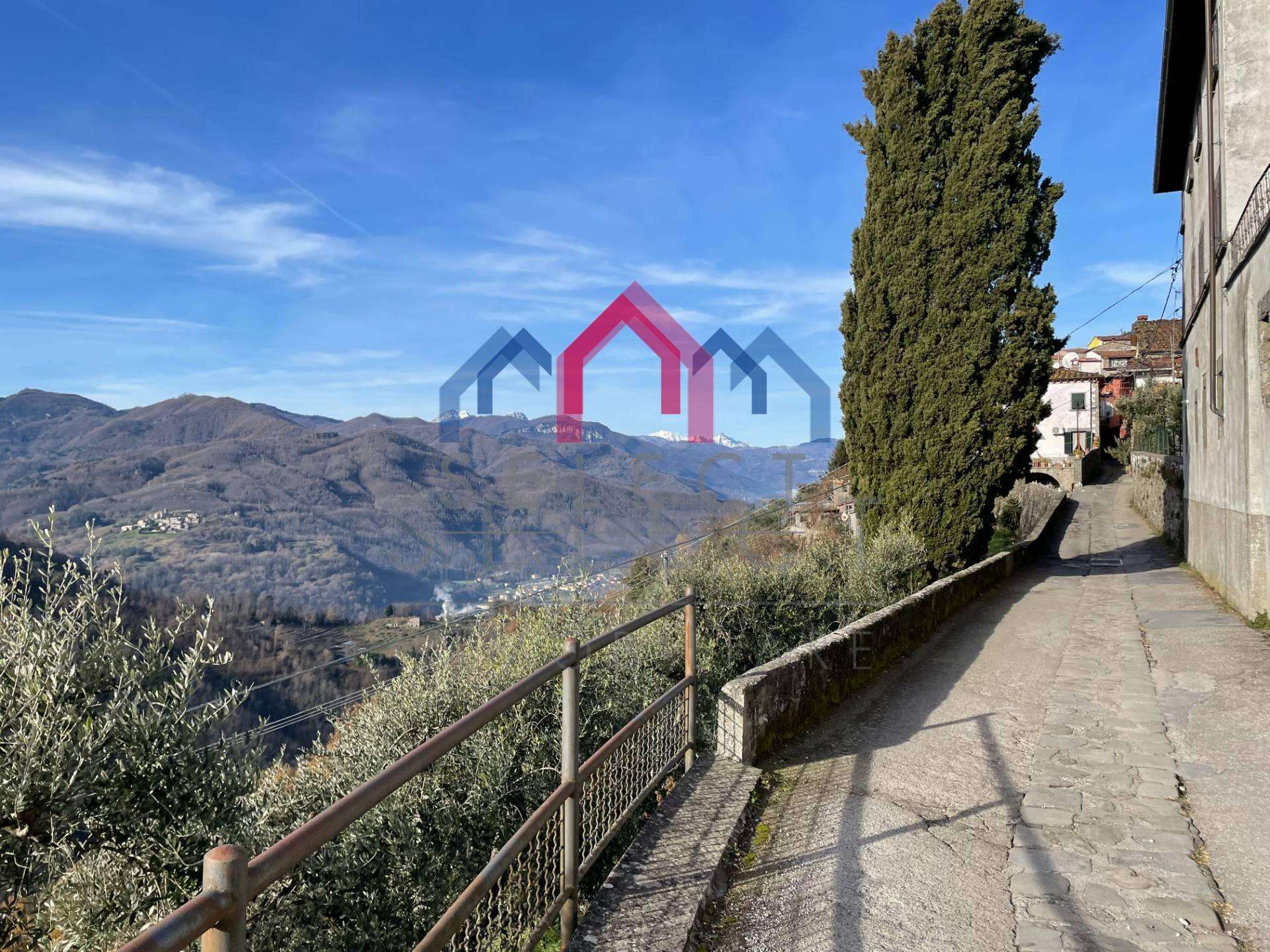 Casa Bi - Trifamiliare, Bagni di Lucca