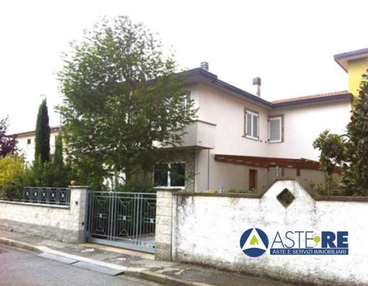 casa indipendente in vendita a Pontedera