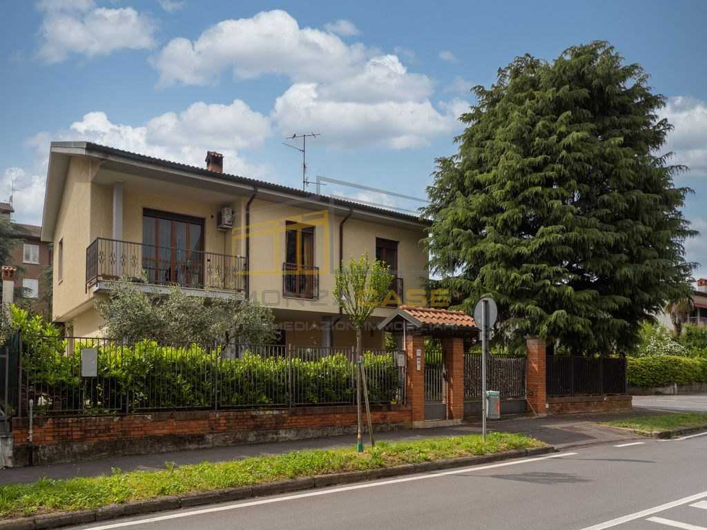 Villa via Mazzini, Roncello