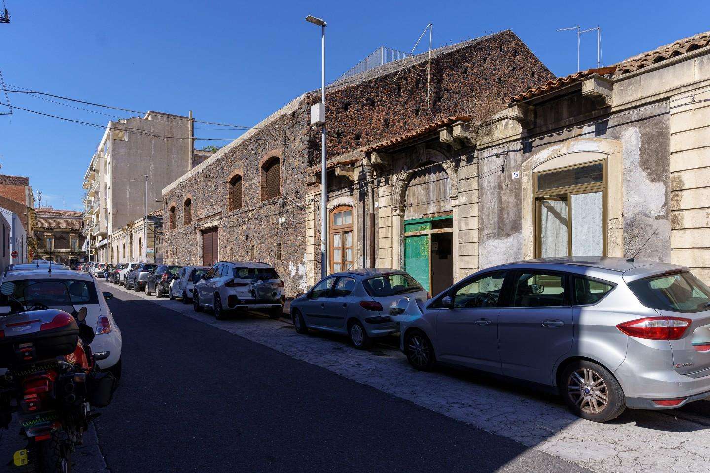 Palazzo - Stabile Via de Branca,  31, Catania