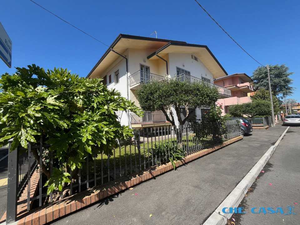 casa indipendente in vendita a Riccione in zona Marano