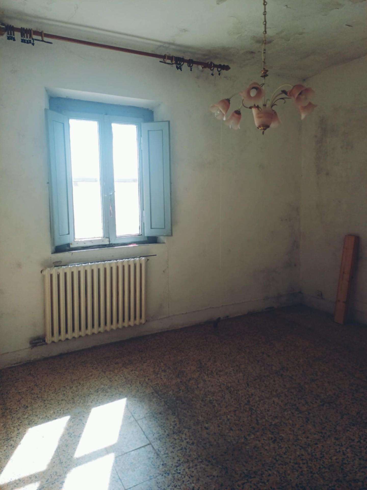 casale in vendita a Cascina in zona Titignano