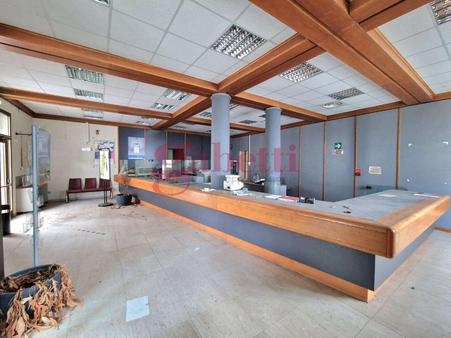 Locale commerciale Via Statale Abetone,, San Giuliano Terme