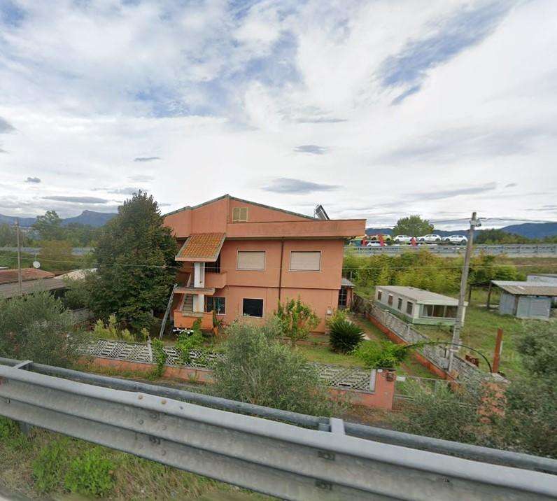 appartamento in vendita a Viareggio in zona Migliarina