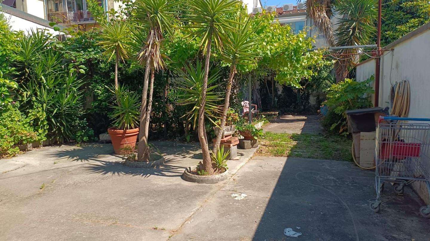 casa indipendente in vendita a Viareggio in zona Migliarina