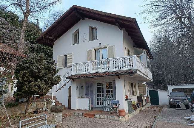 casa indipendente in vendita a Moncalieri in zona Revigliasco