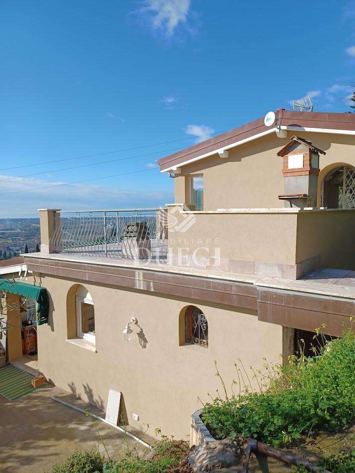 casa indipendente in vendita a Camaiore in zona Secco