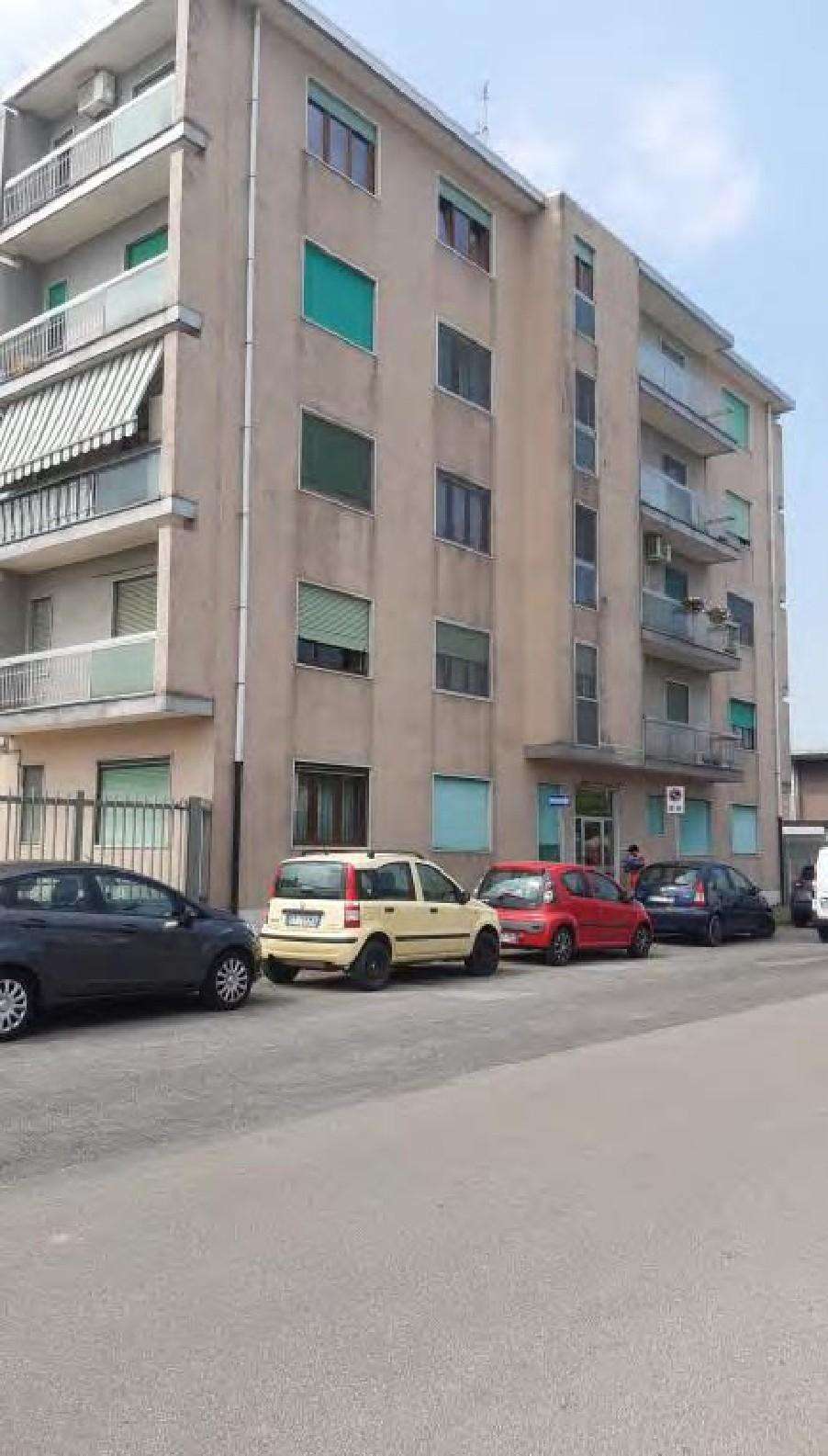 ufficio in vendita a Lainate