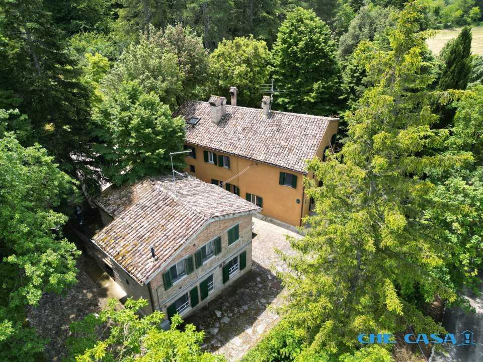 casa indipendente in vendita ad Urbino in zona Pallino Secondo