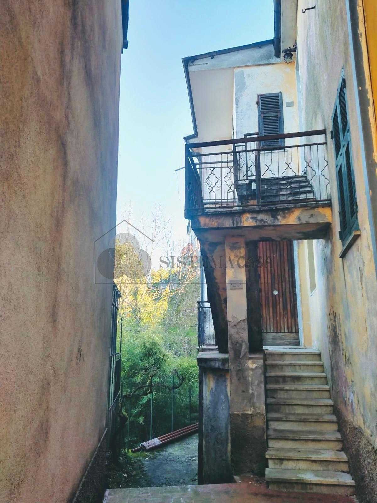 Casa indipendente Via Rocchetta, Borghetto di Vara