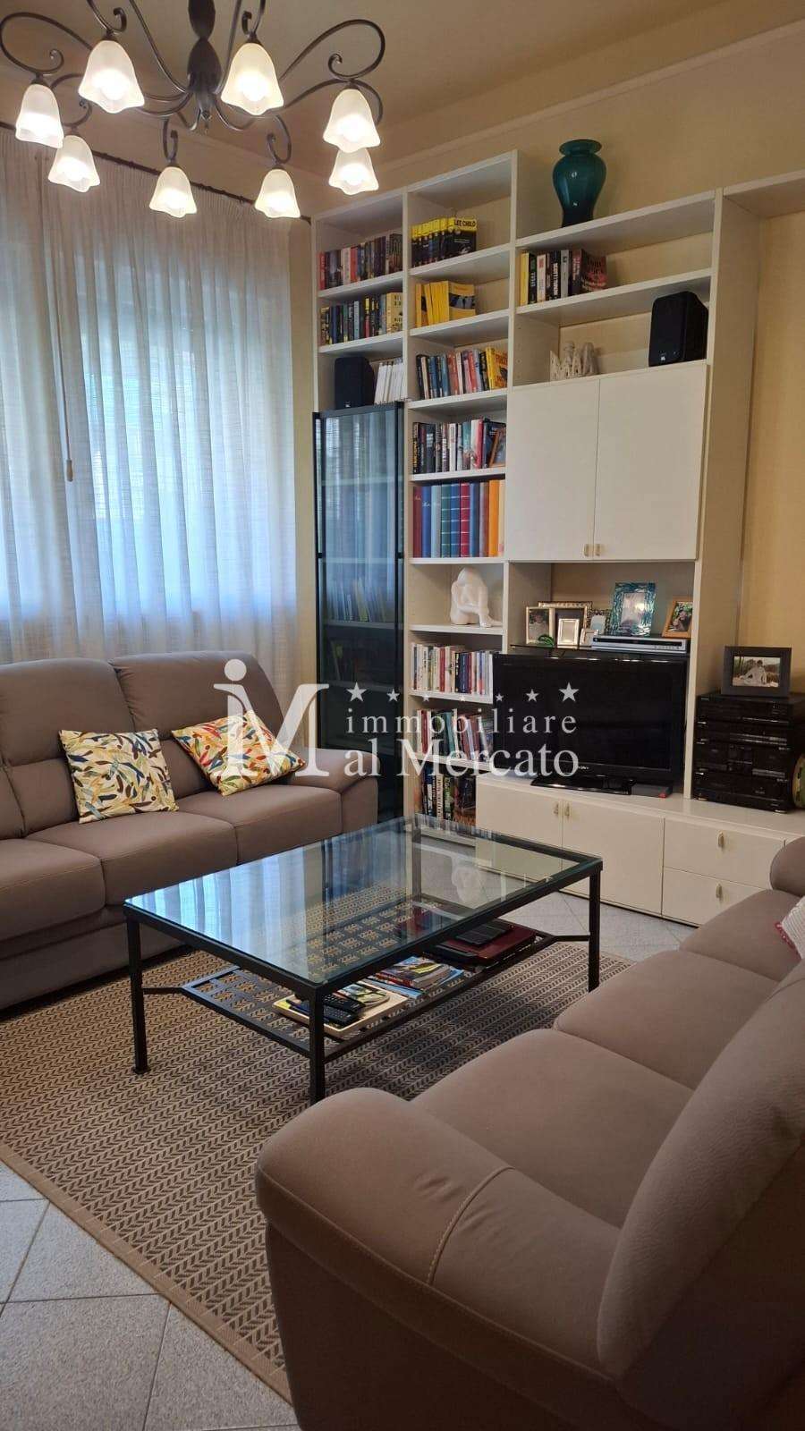 casa indipendente in vendita a Viareggio in zona Marco Polo