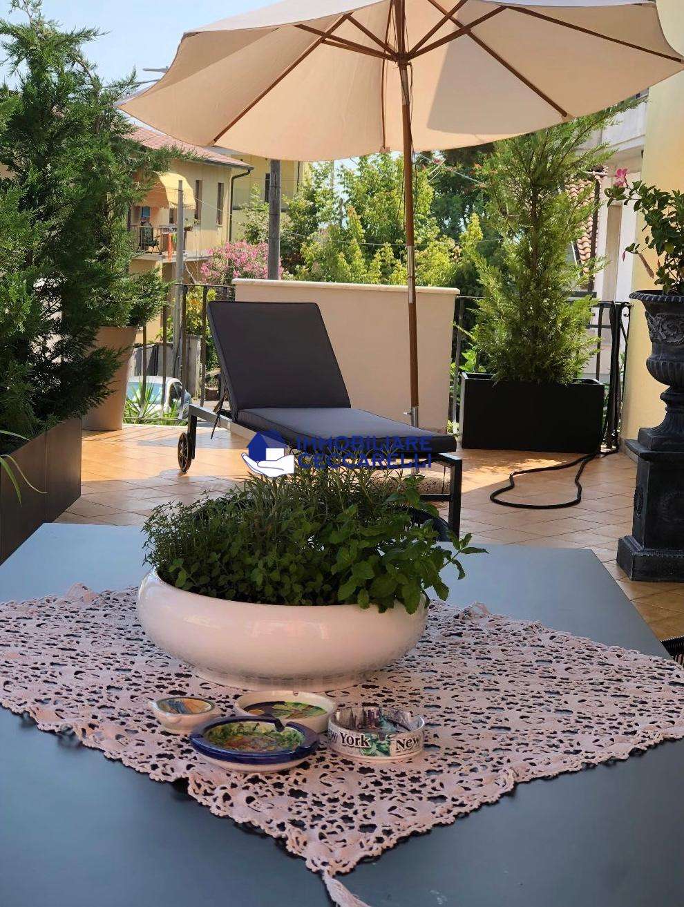 casa indipendente in vendita a Massa in zona Marina di Massa
