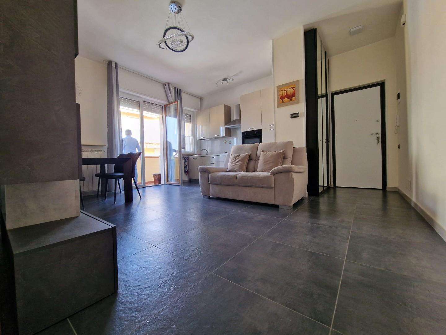 appartamento in vendita a Carrara in zona Marina di Carrara