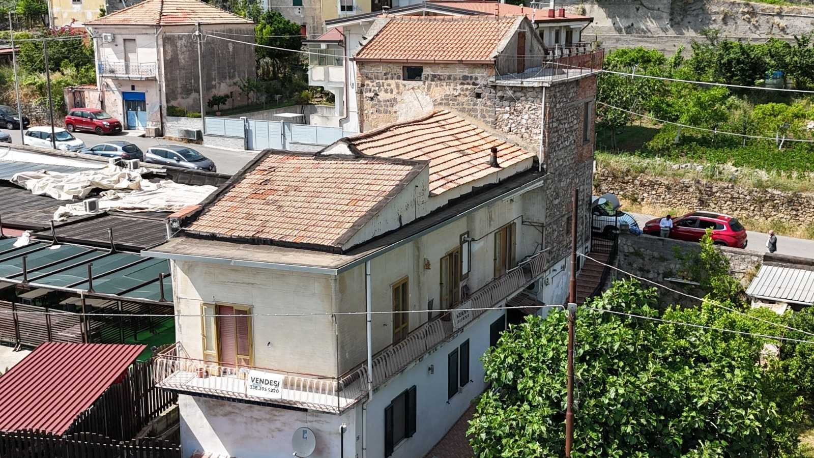 Porzione di casa Via Francesco Spirito, Salerno