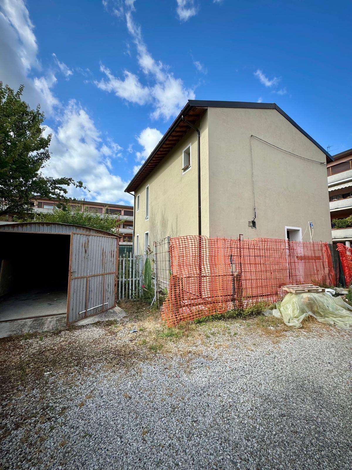 casa indipendente in vendita a Ponsacco