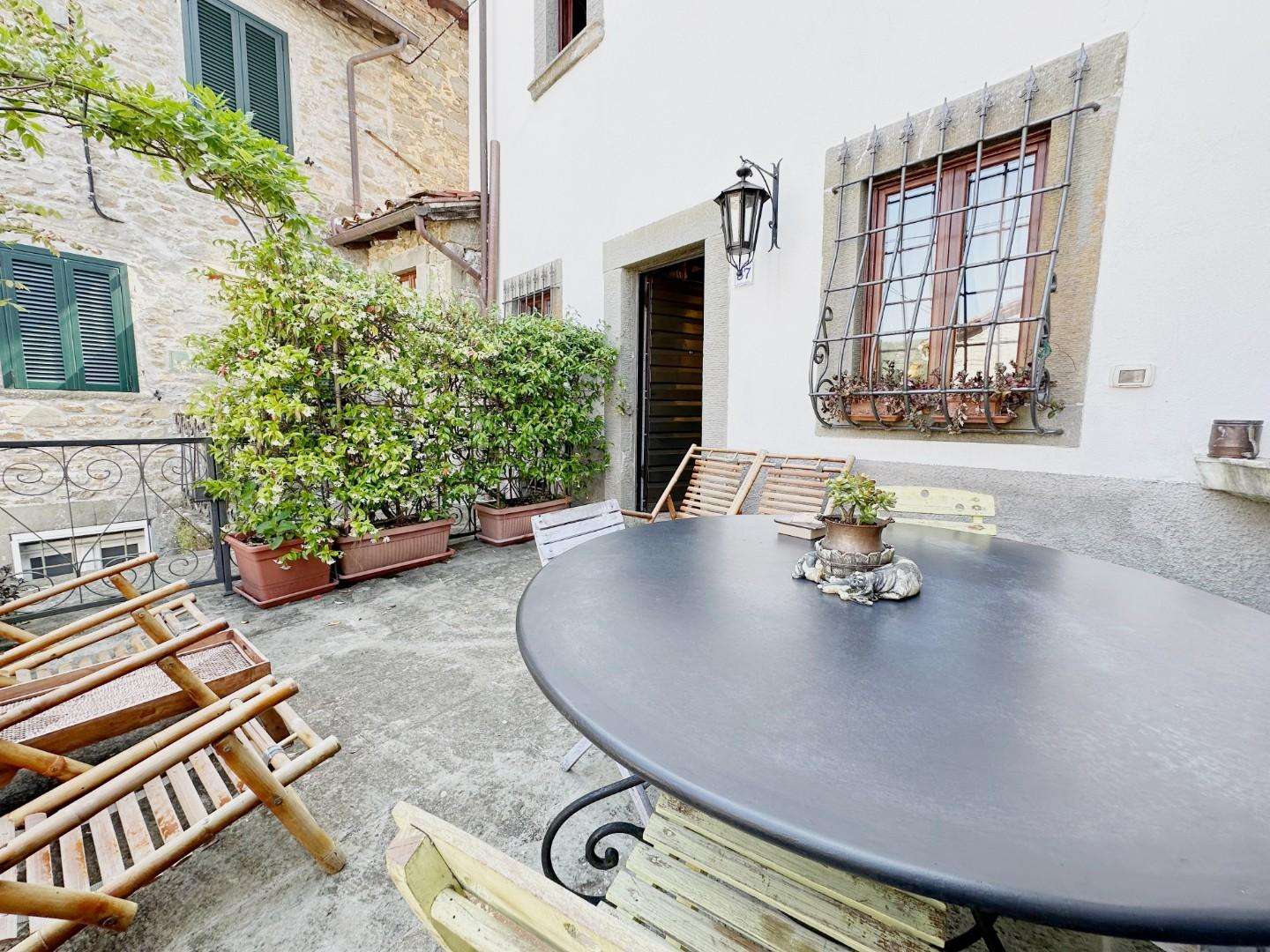 Palazzo - Stabile Località Gombereto,, Bagni di Lucca