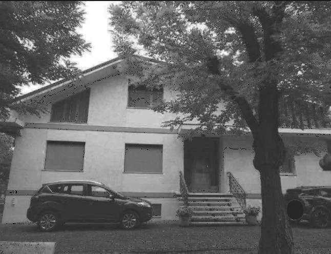 casa indipendente in vendita a Cento