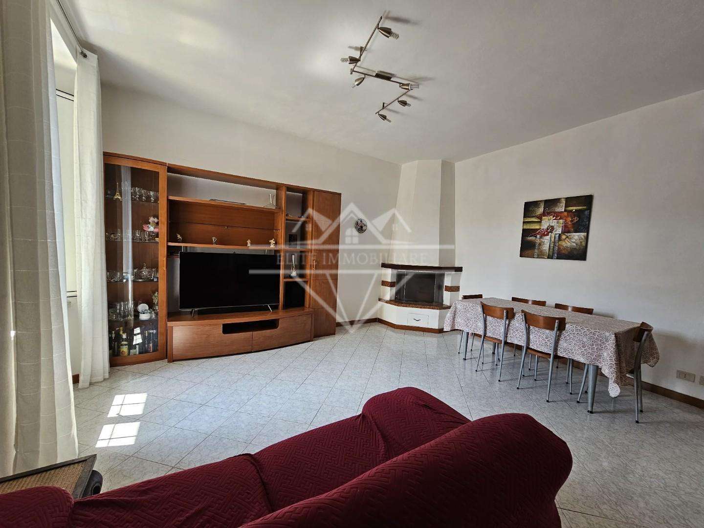 appartamento in vendita a Carrara in zona Avenza