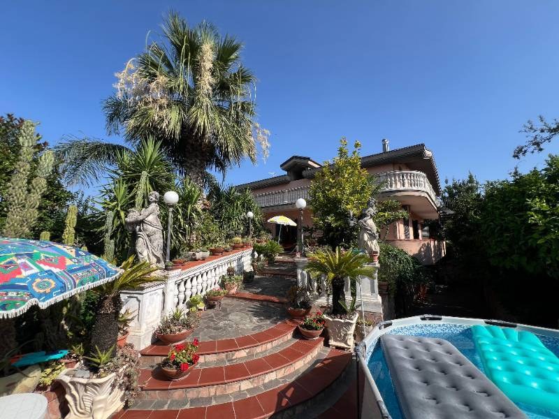 Villa Via Traversa Taurano, Pagani