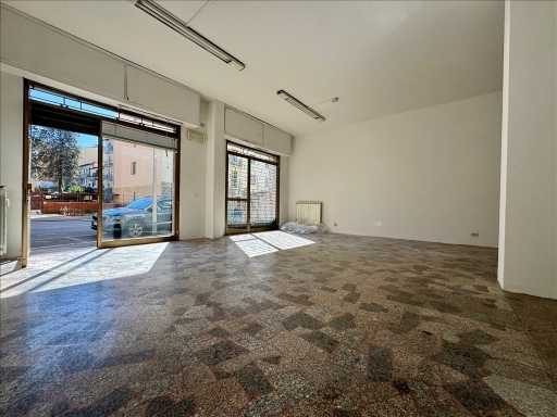 Attività  commerciale VIA MORANDI, Firenze