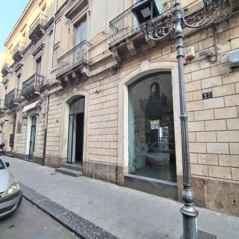 Locale commerciale Via Vittorio Emanuele, Caltagirone