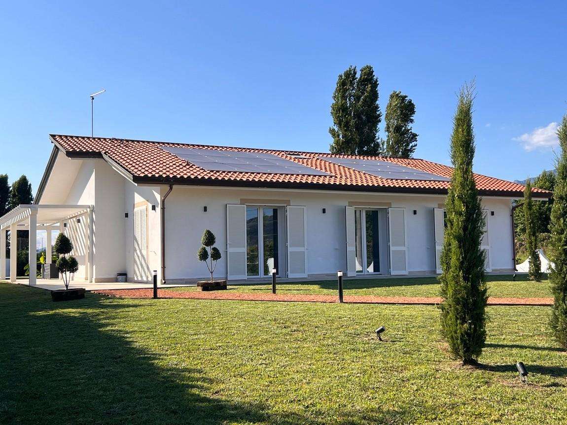 casa indipendente in vendita a Pietrasanta in zona Marina di Pietrasanta