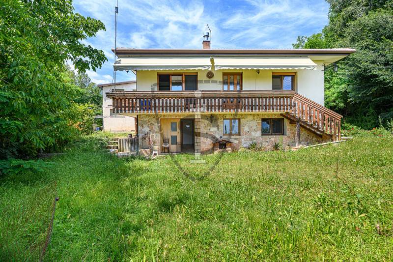 casa indipendente in vendita a Pieve del Grappa in zona Paderno del Grappa