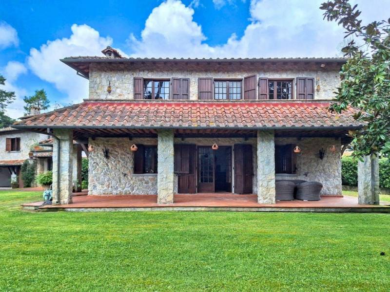 casa indipendente in vendita a Camaiore in zona Montemagno