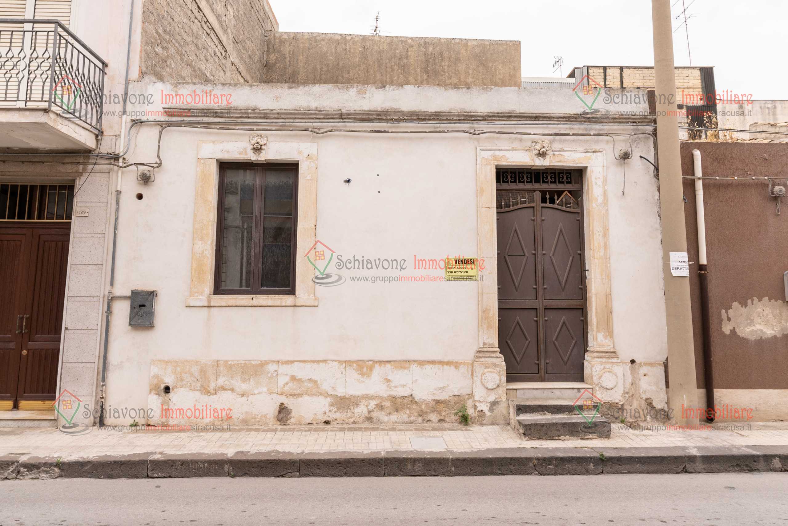 Appartamento via Francesco Crispi, Floridia