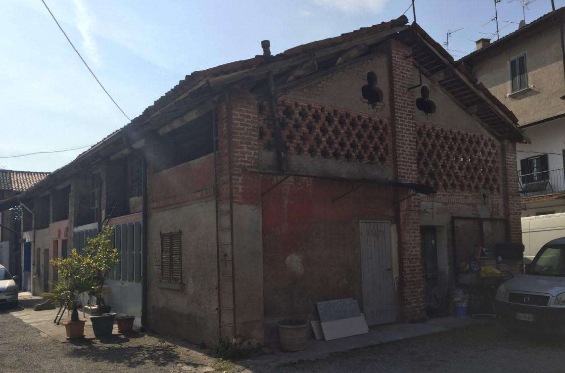 locale di sgombero in vendita a Cassano d'Adda