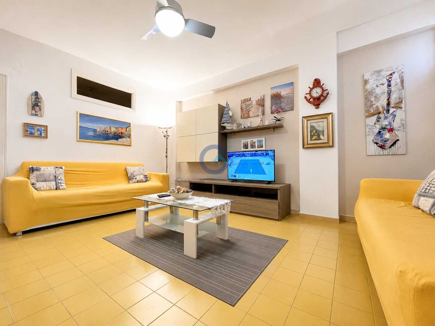 Appartamento Piazza Antonio Susanna, Stalettì