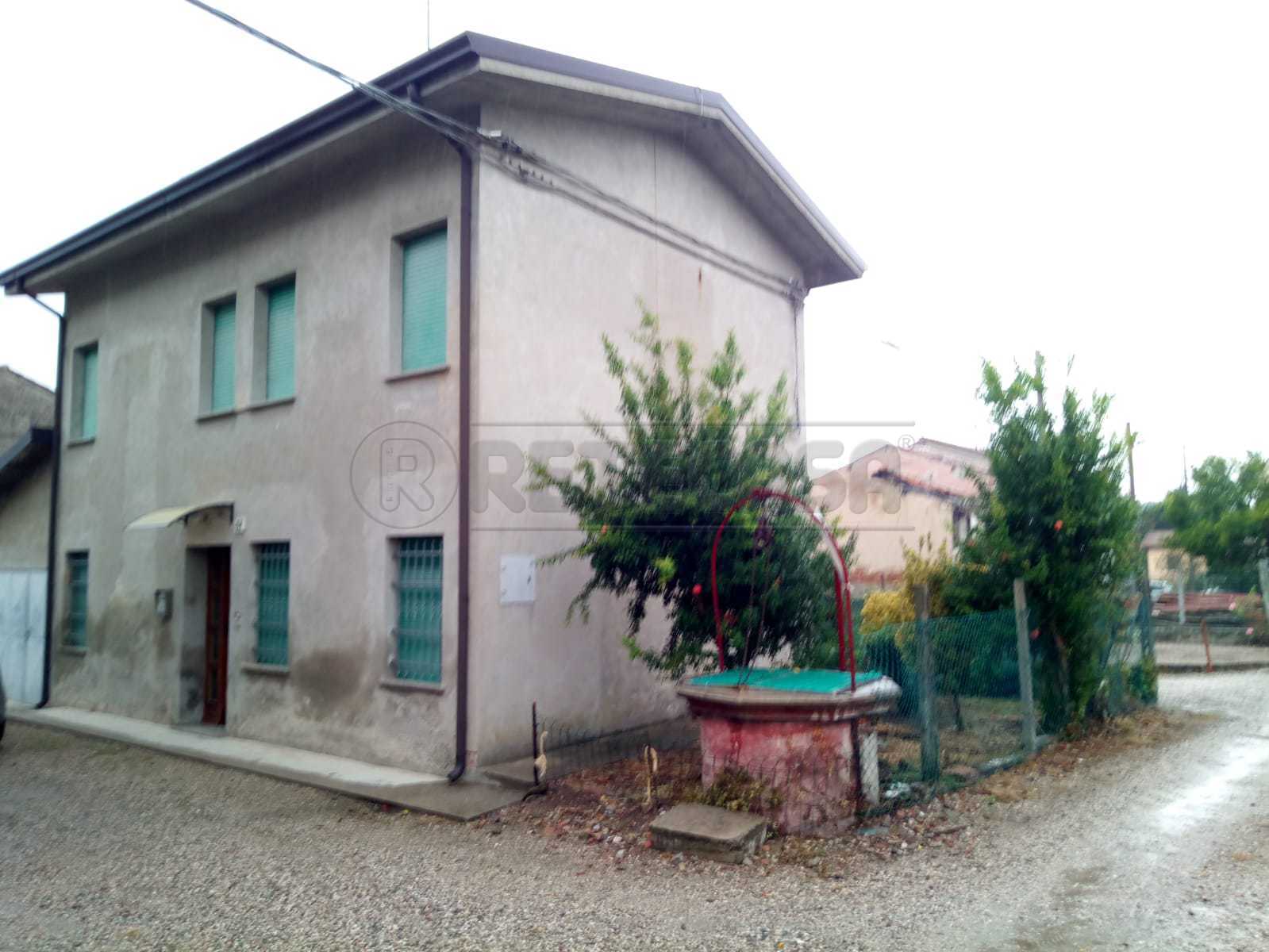 Casa indipendente Via Argine Po, Bondeno
