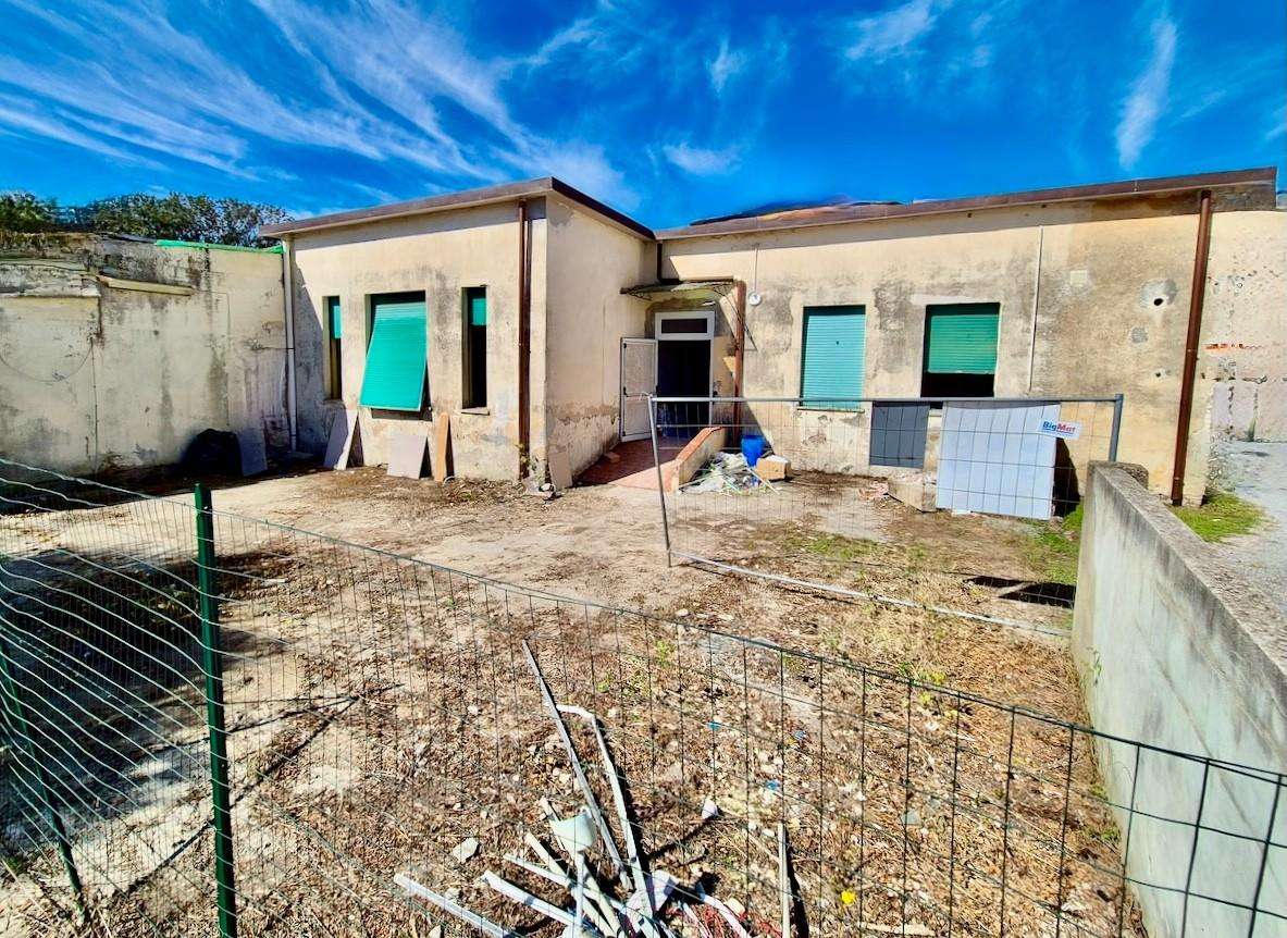 casa indipendente in vendita a Pisa in zona Riglione