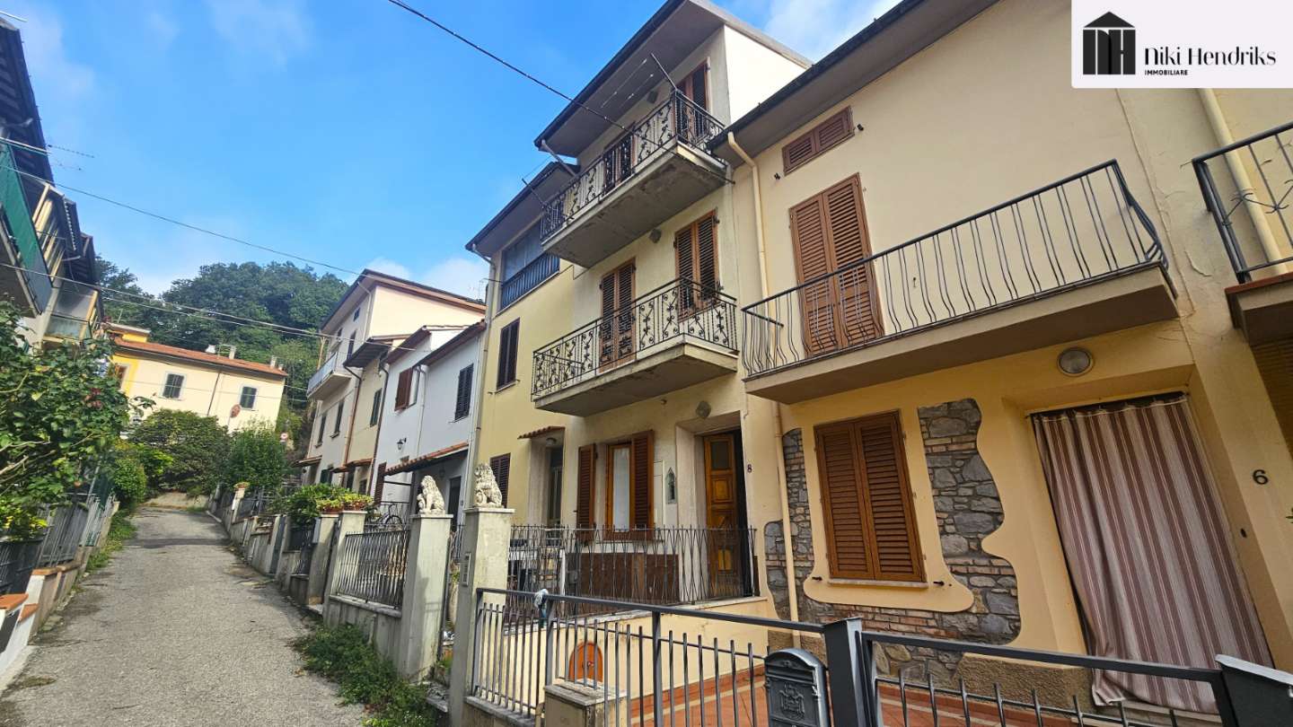 Palazzo - Stabile Vaiano, Vaiano